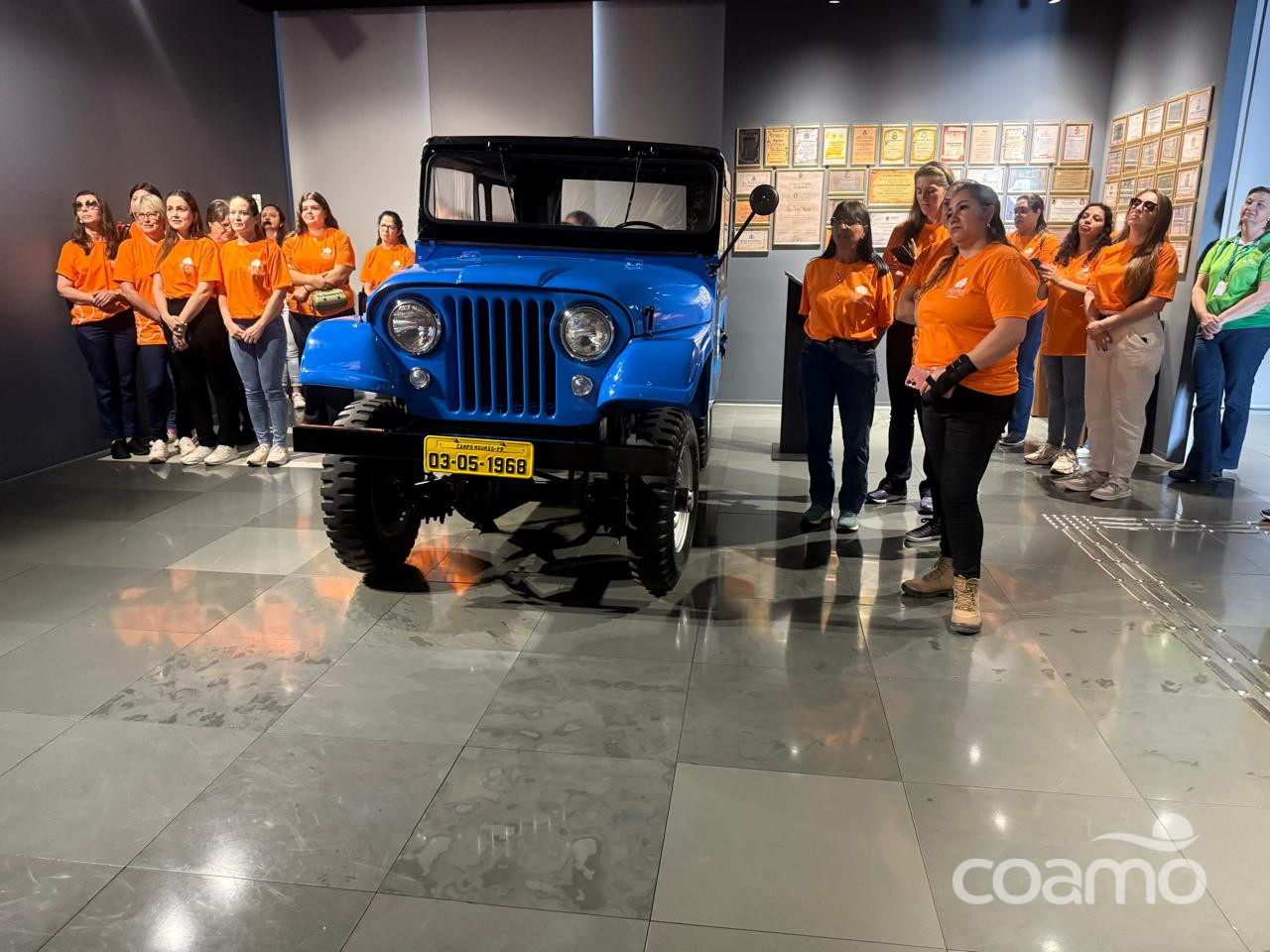 Mulheres da Cooperativa Castrolanda visitam o Memorial  Coamo